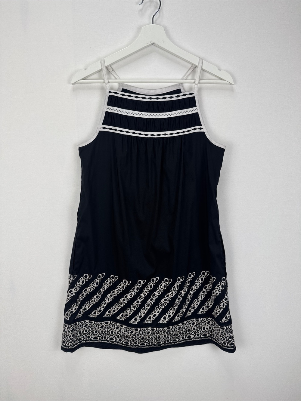 BCBGMAXAZRIA Black Embroidered Dress Size 4